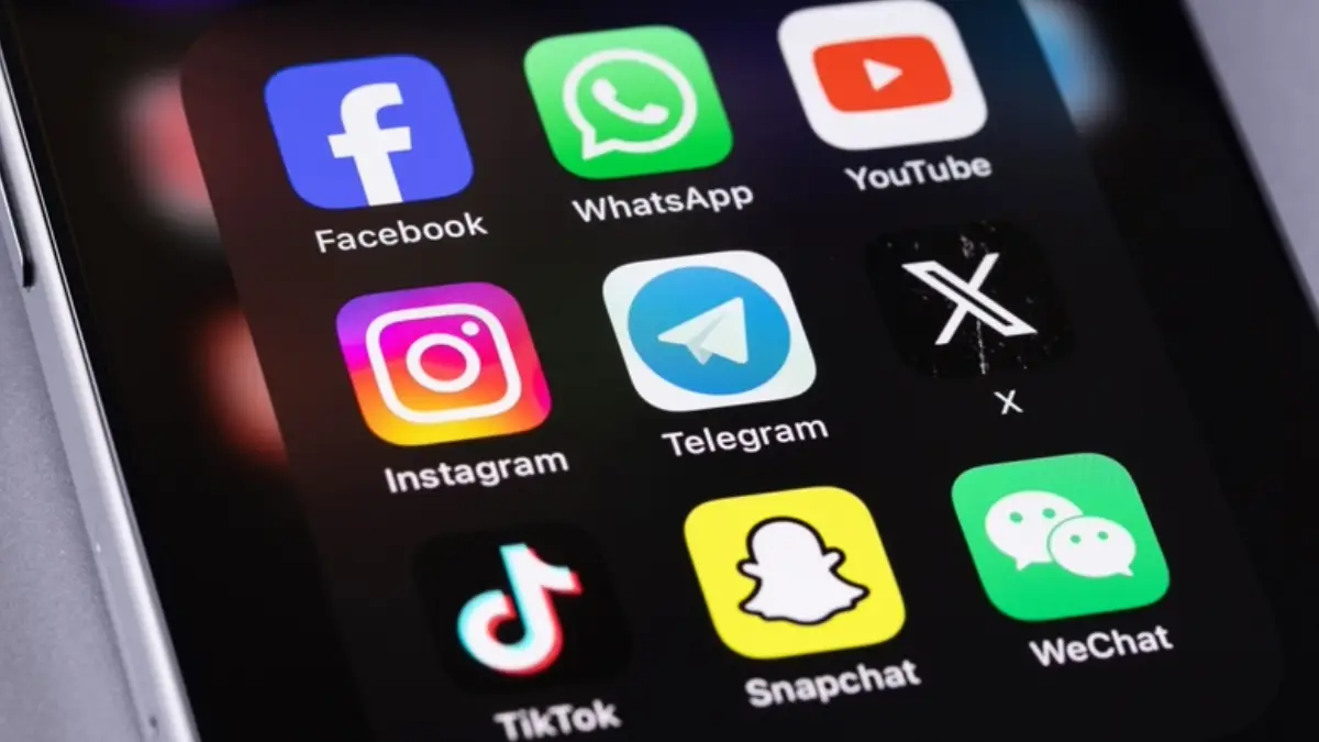 SOCIALMEDIA